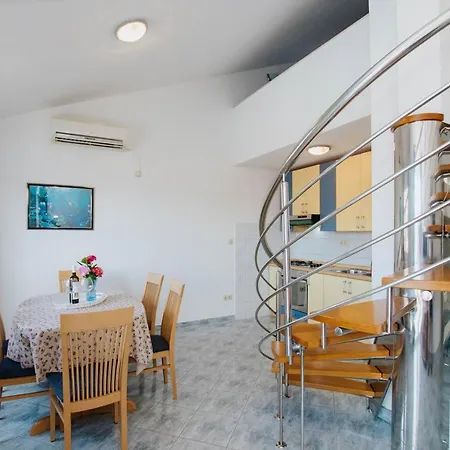 Apartment Mastrinka 11283a *