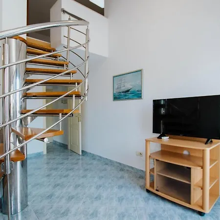 Mastrinka 11283a Apartamento